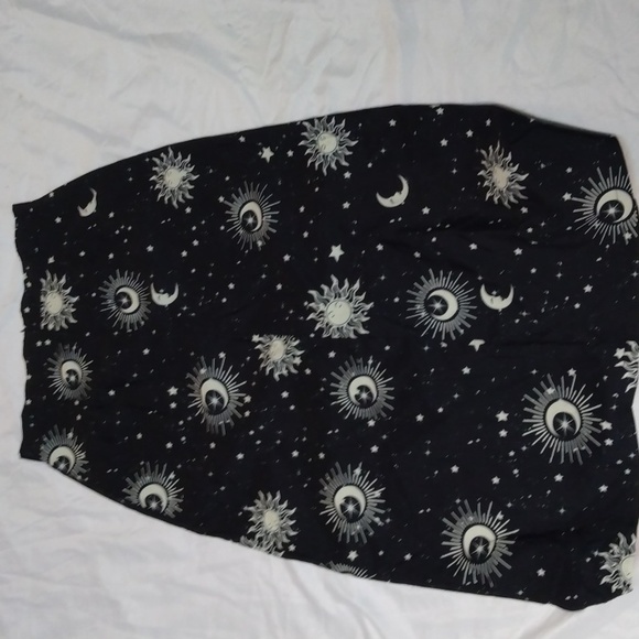 NWT ROMWE Avant Sun & Moon Print Skirt - Picture 9 of 10